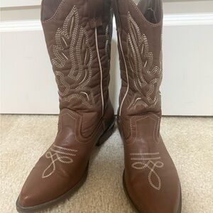 Brown Embroidered Western Cowgirl Boots